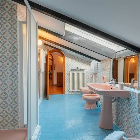 R Glicine House