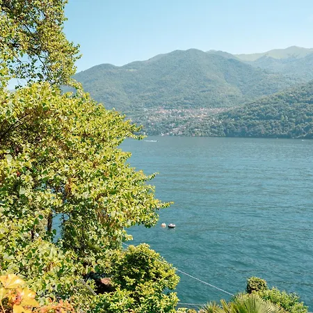 R Glicine House Lägenhet Brienno