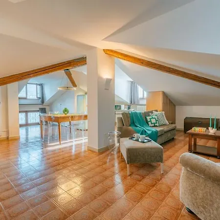 Lejlighed R Glicine House *